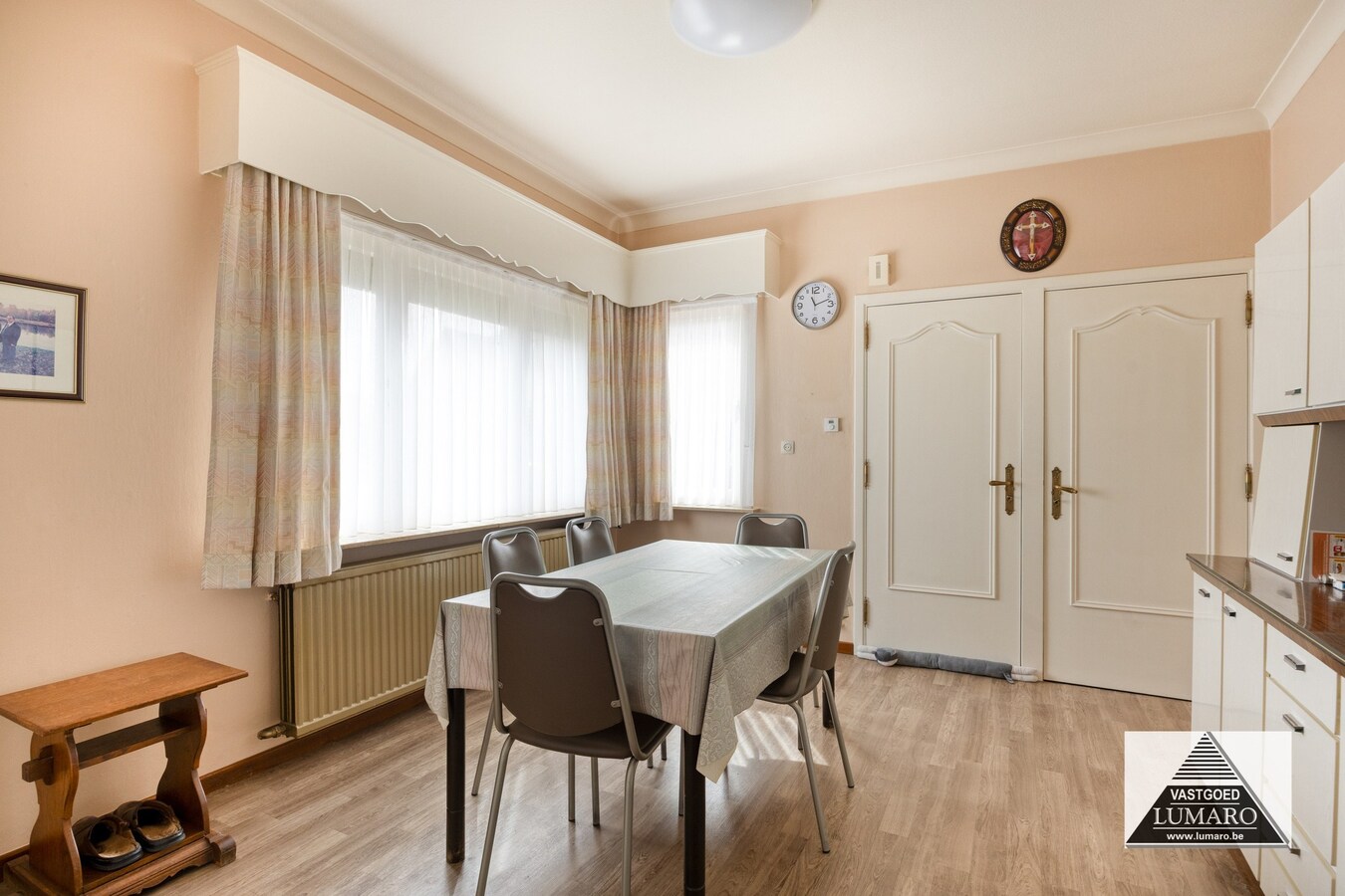 Te renoveren vrijstaande woning met 4 slaapkamers, tuin. 