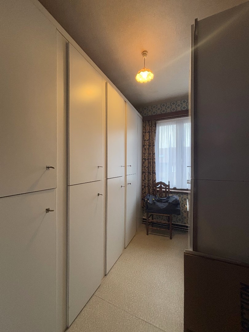 Gezinswoning met 6 slpk. en ruime garage op perceel van 1233m² te Leopoldsburg 