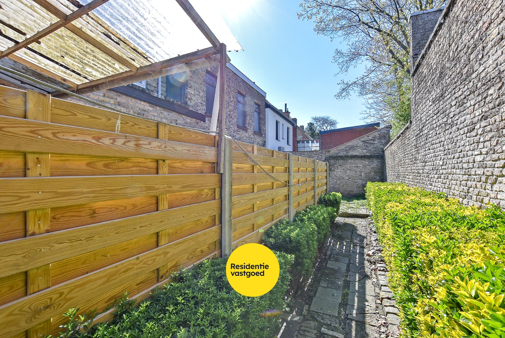 Charmante woning met opslagplaats in centrum Diksmuide op 248 m²! 