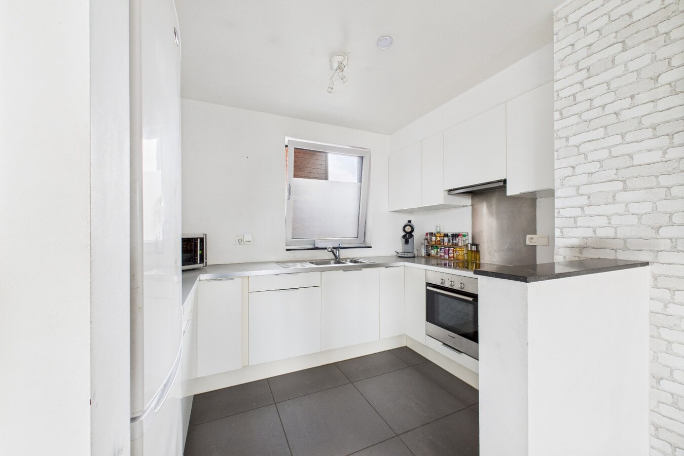 Appartement moderne "DUPLEX" en plein centre-ville avec garage. IDEAL INVEST ! 