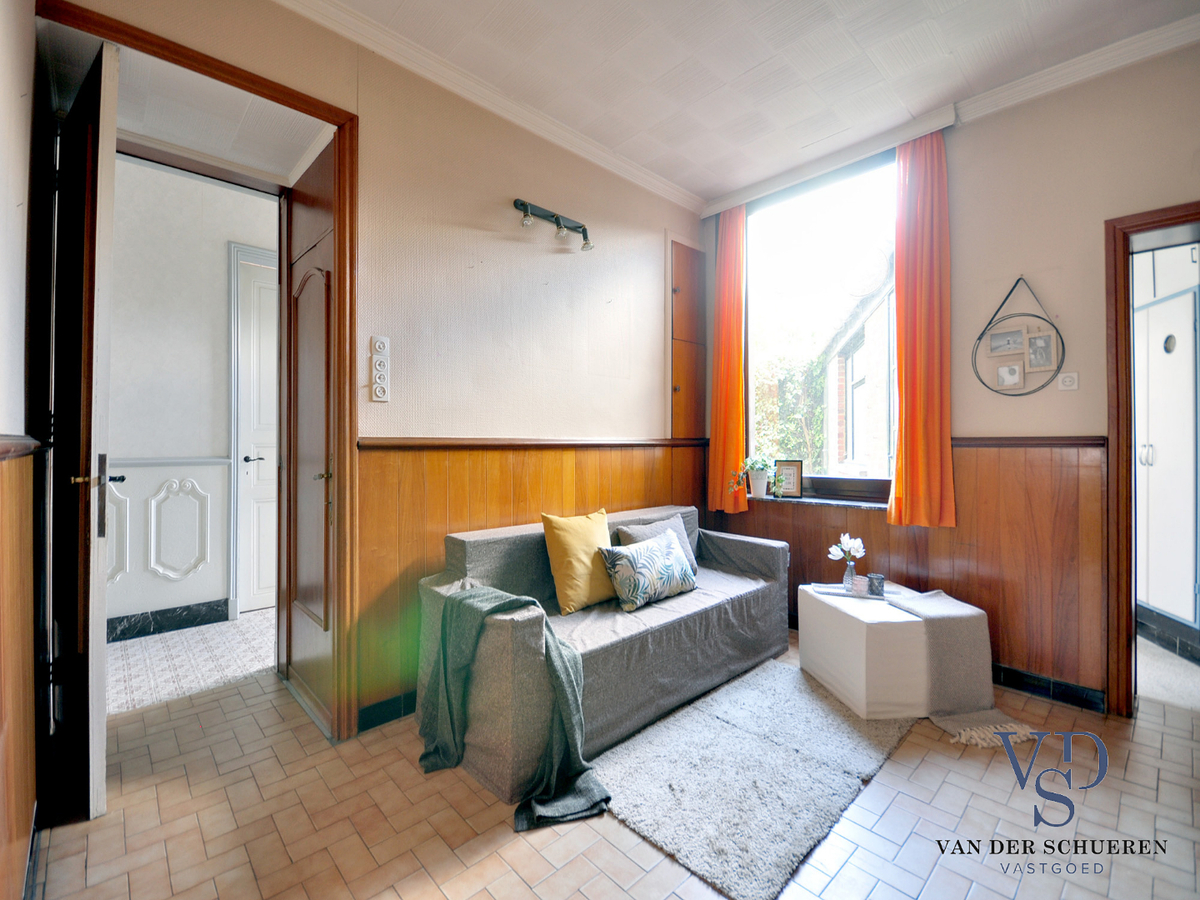 Degelijke en stijlvolle herenwoning. Uitstekend gelegen ! 