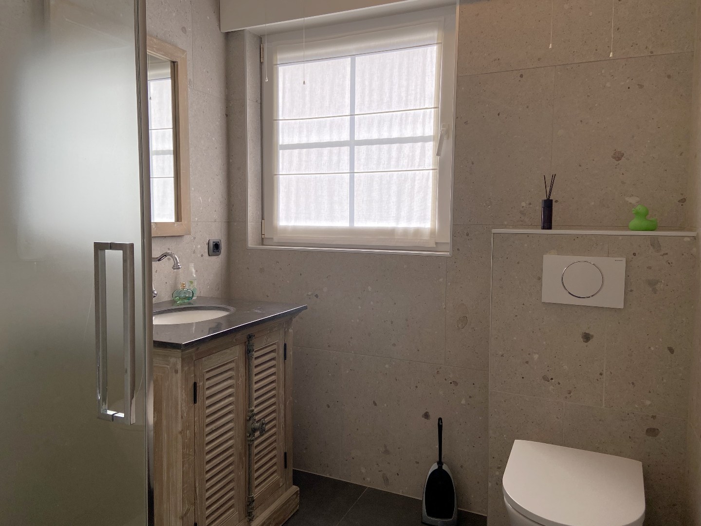 Zeer goed onderhouden ruime villa met tuin op topligging te Sint-Eloois-Vijve! 