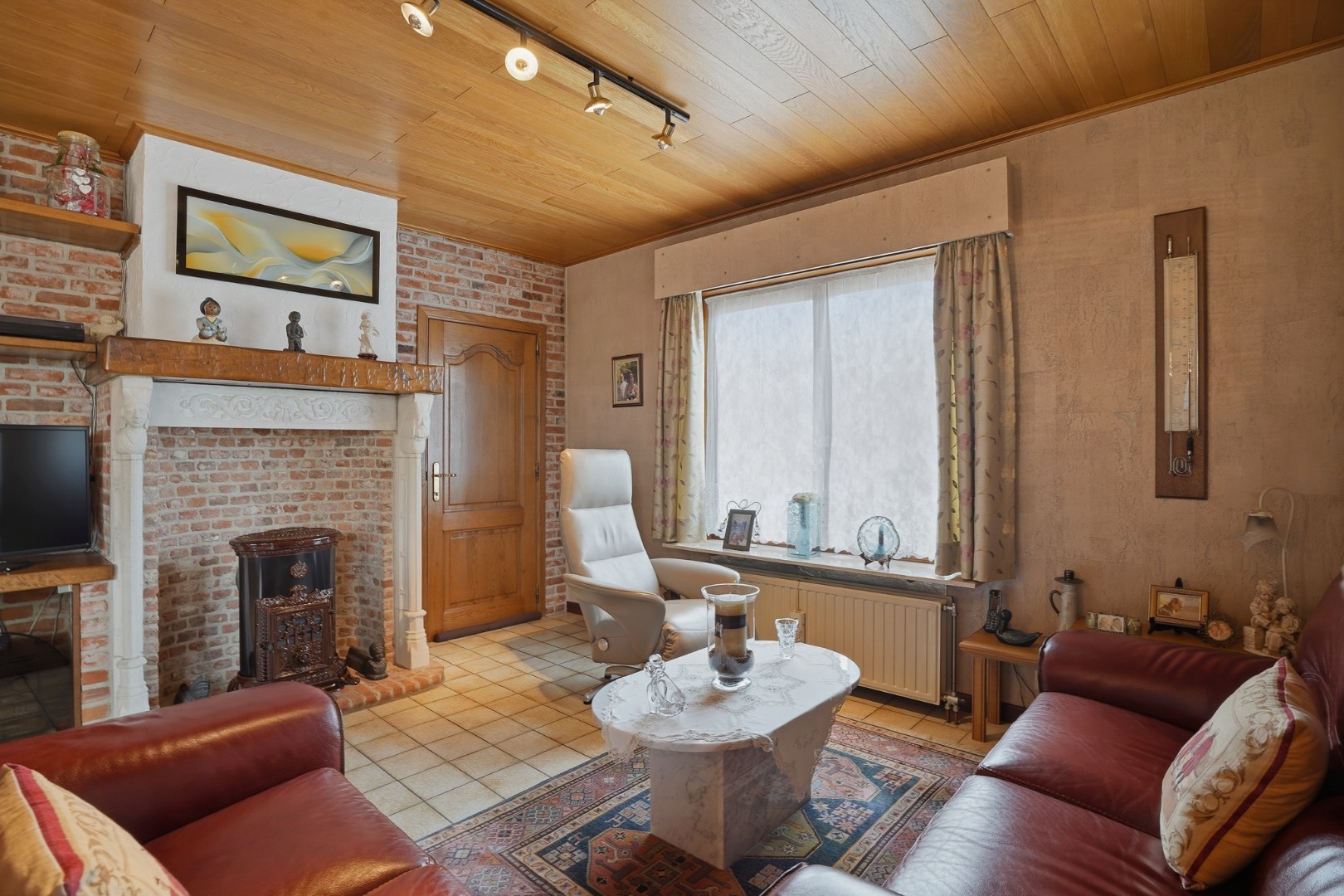 Alleenstaande bungalow met garage en tuin  op 684 m² 
