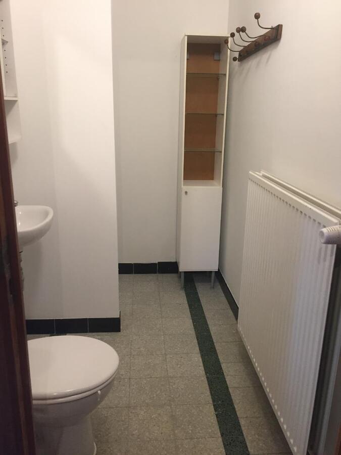 Aangename woning met tuin : zeer rustig gelegen én op slechts 50 m van de Gaverse Markt. 