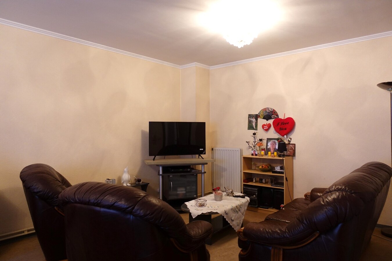 Opbrengsteigendom met 5 appartementen, 2 studio's en 4 garageboxen in Gistel 