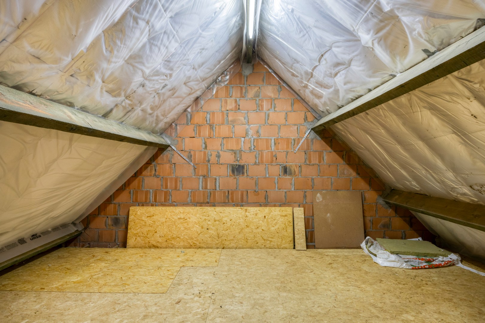 Villa met bureau,  5 slaapkamers, 2 badkamers en ruime tuin in Bierbeek! - EPC 172 kWh/m² - bewoonbare opp. 242 m² 