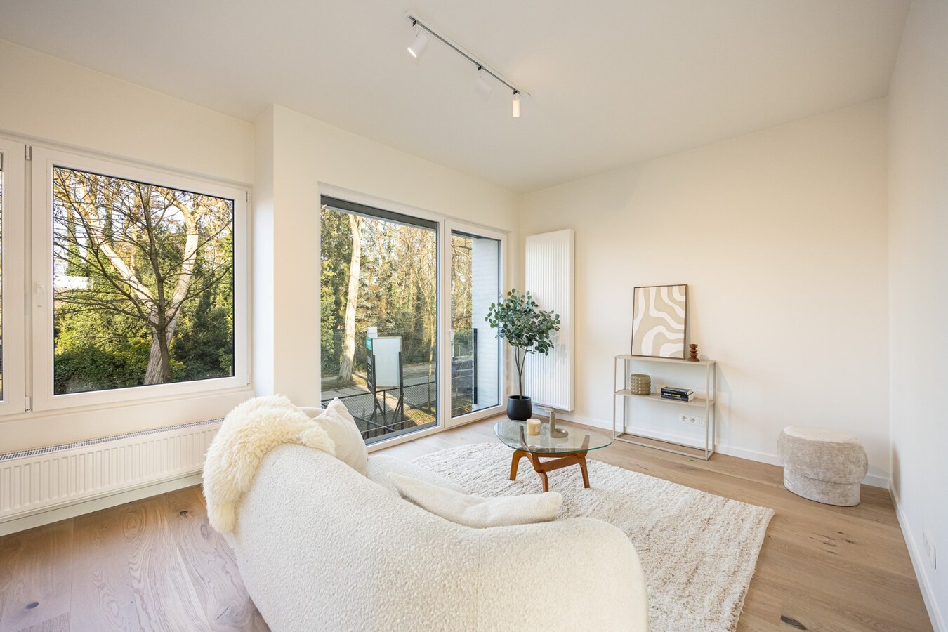 Volledig gerenoveerde HOB op een toplocatie te Brasschaat! 