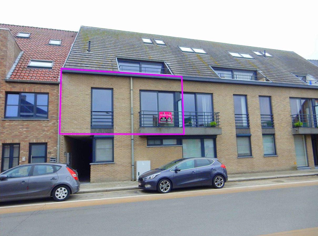 Lichtrijk appartement met groot terras en garagebox 