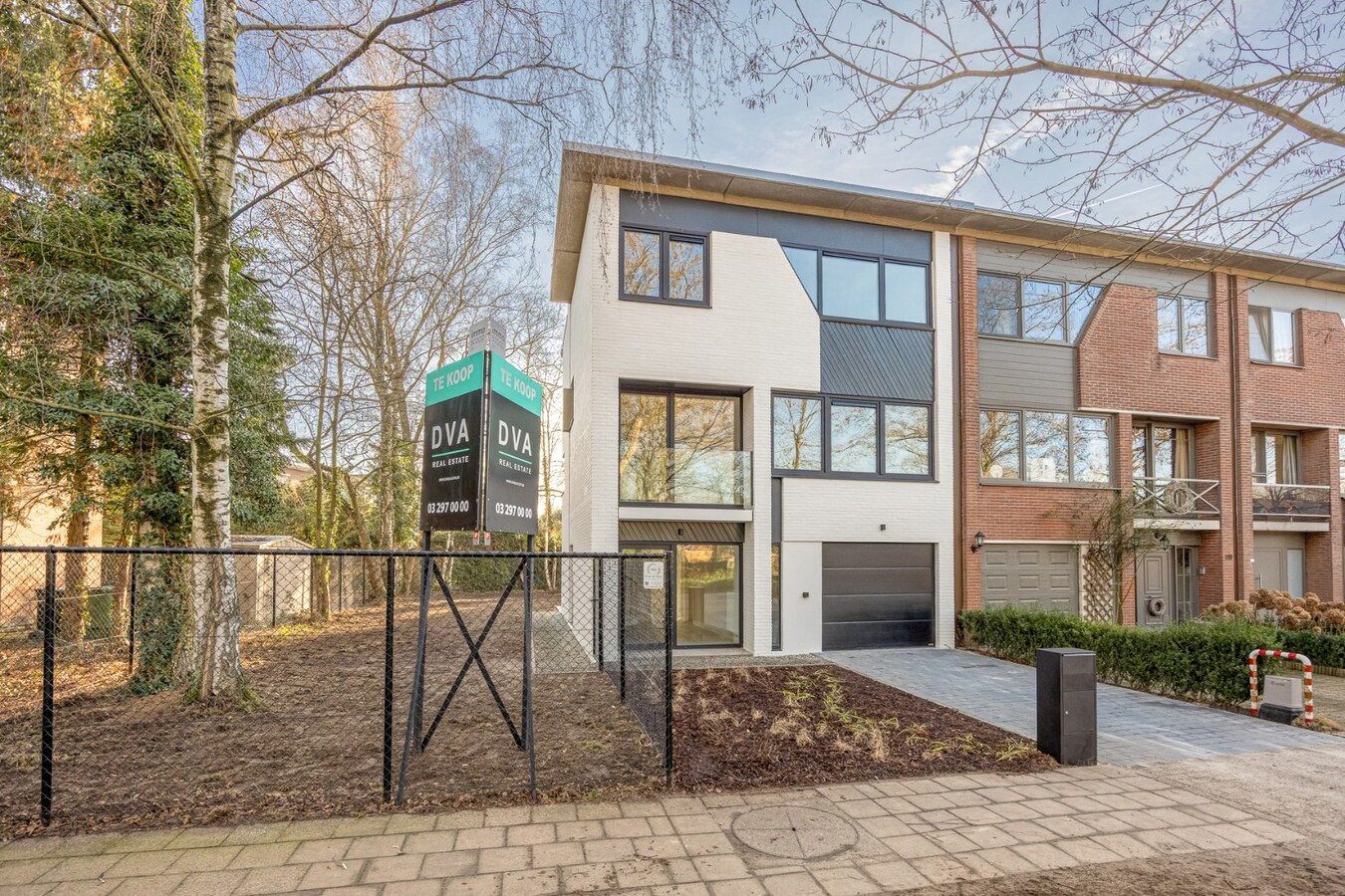 Volledig gerenoveerde HOB op een toplocatie te Brasschaat! 