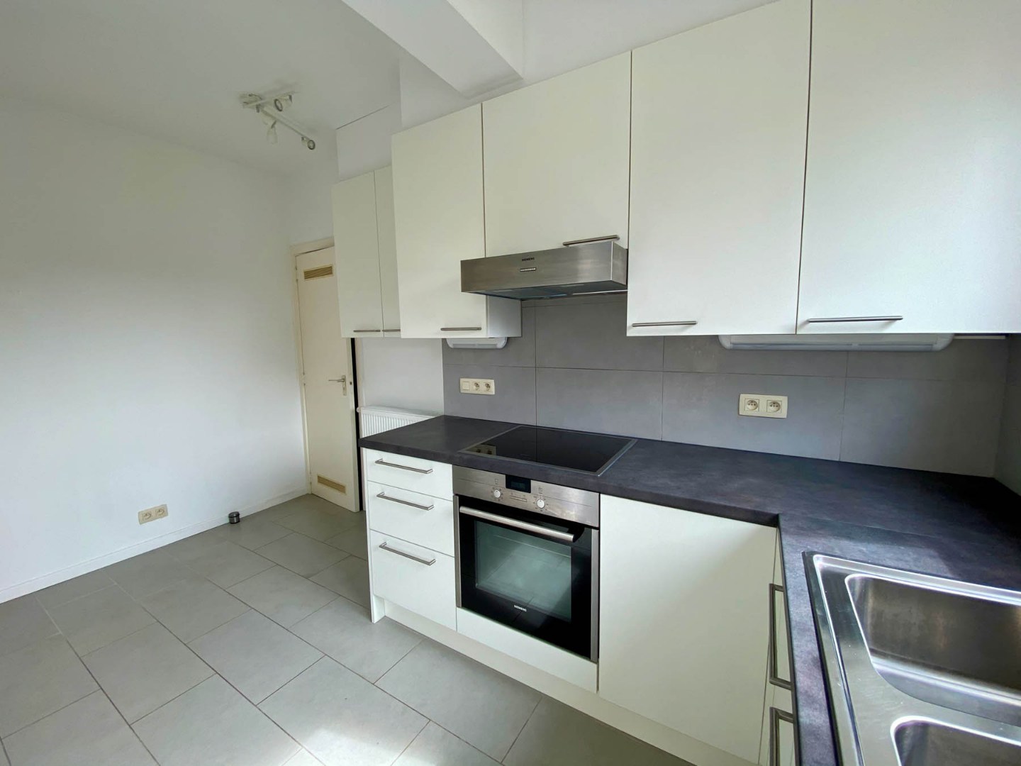 APPARTEMENT 95m2 met terras - 2 kamers 1640 SINT-GENESIUS-RODE 