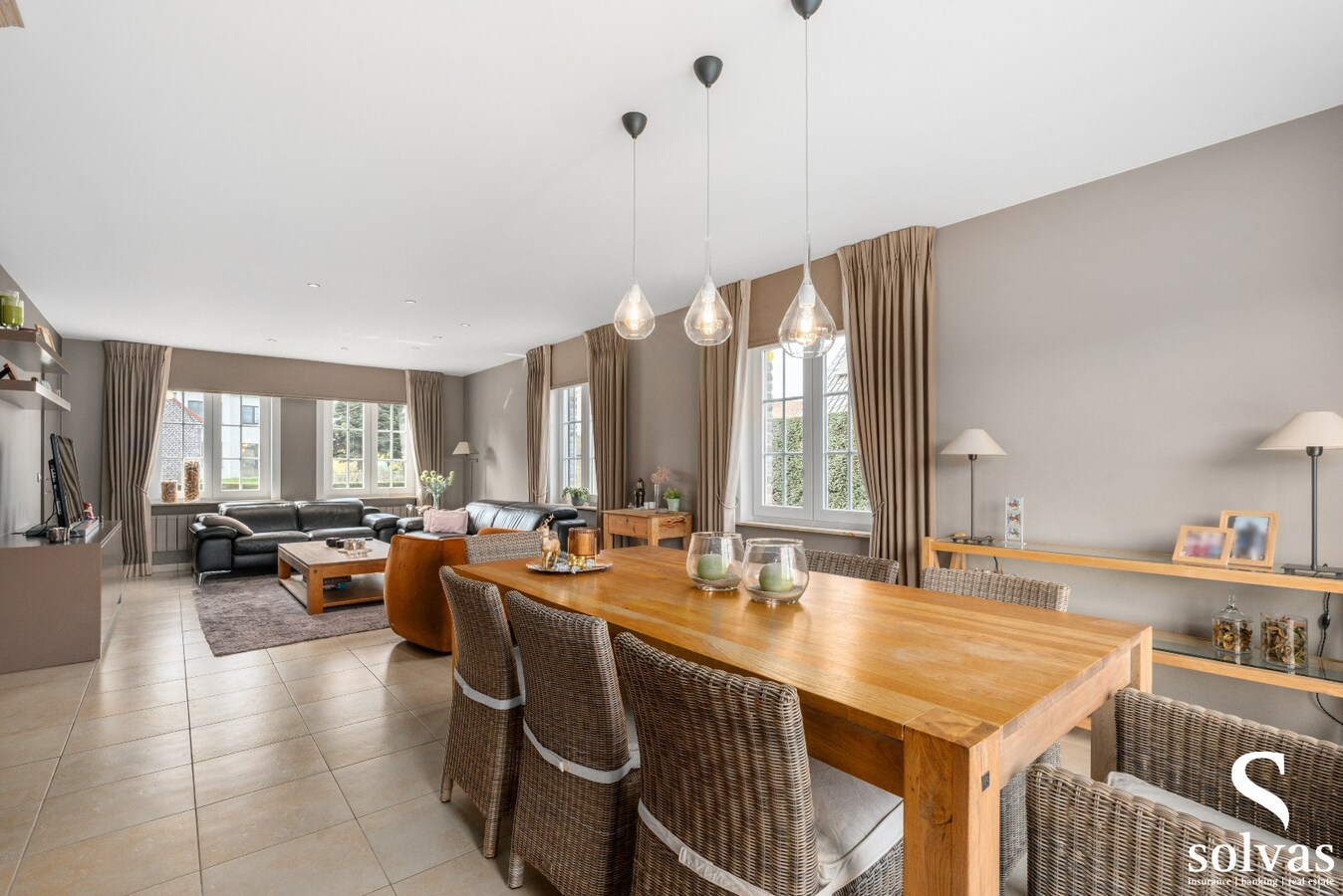 Prachtige open bebouwing met 4 slaapkamers in Poesele, bouwjaar 2000, op 1070m² perceeloppervlakte, 270m² bewoonbare oppervlakte 