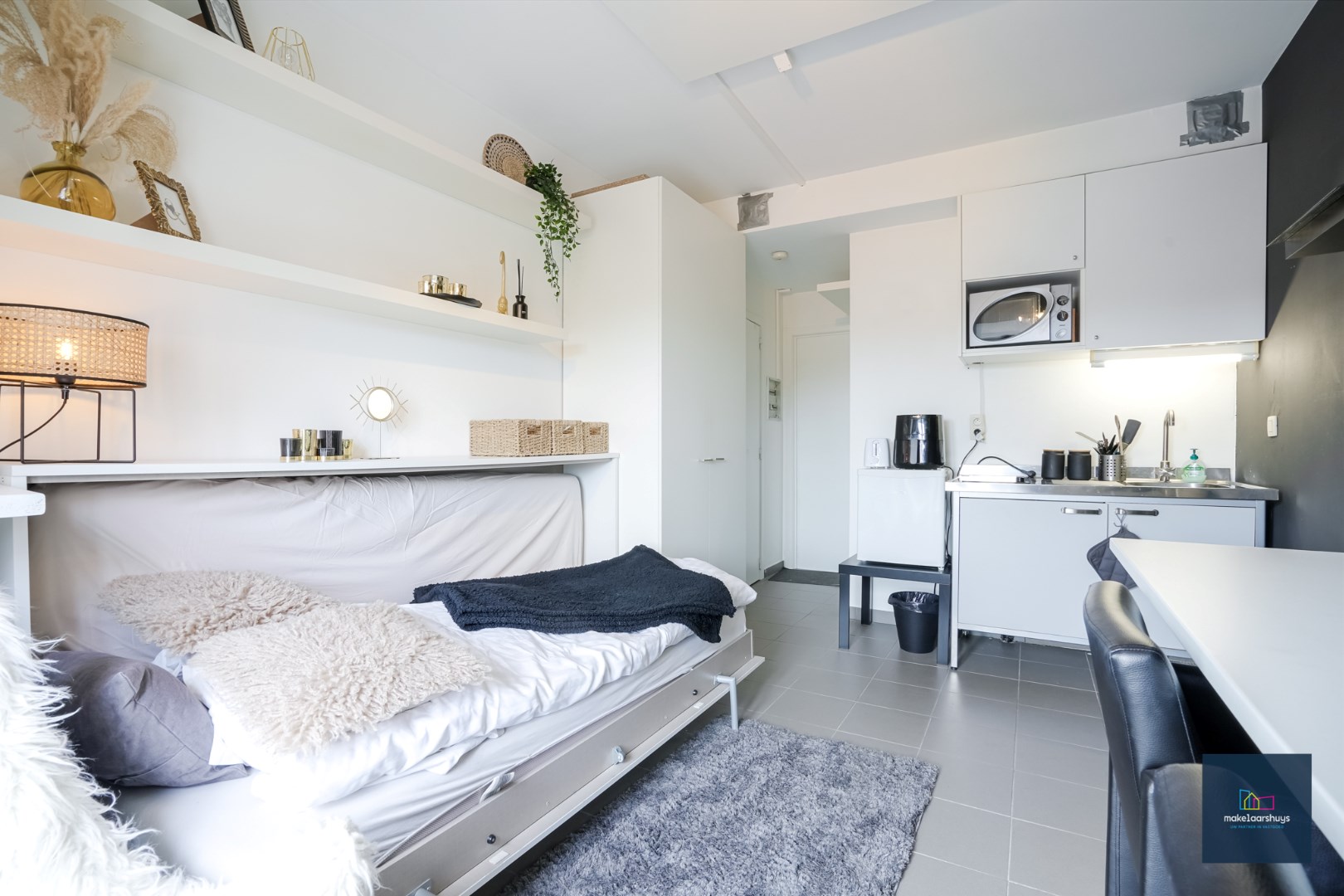 Instapklare studiokamer van 20m² in centrum Gent (Hoogstraat) 