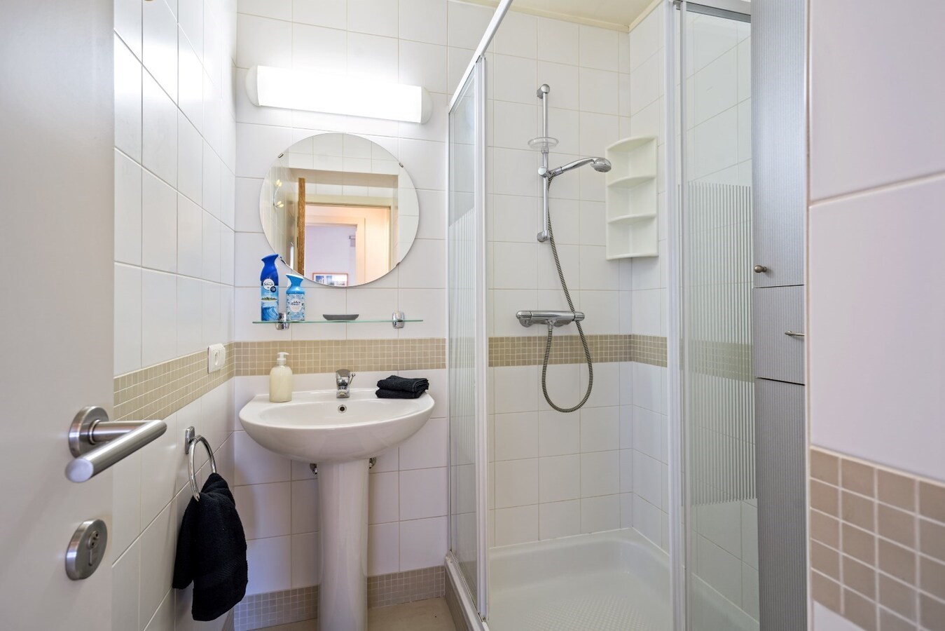 Modern 1 slaapkamerappartement op een boogscheut van het strand 