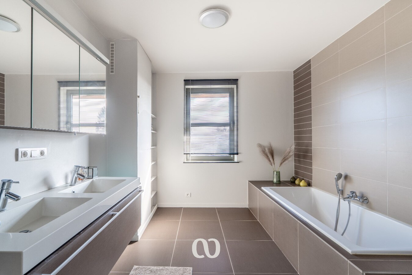 Recent gebouwde villa op rustige locatie 