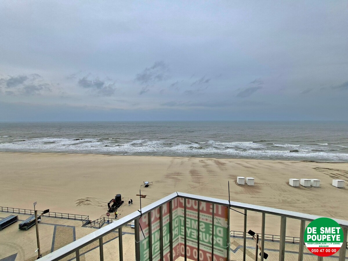 Prachtig gerenoveerd appartement op de zeedijk 