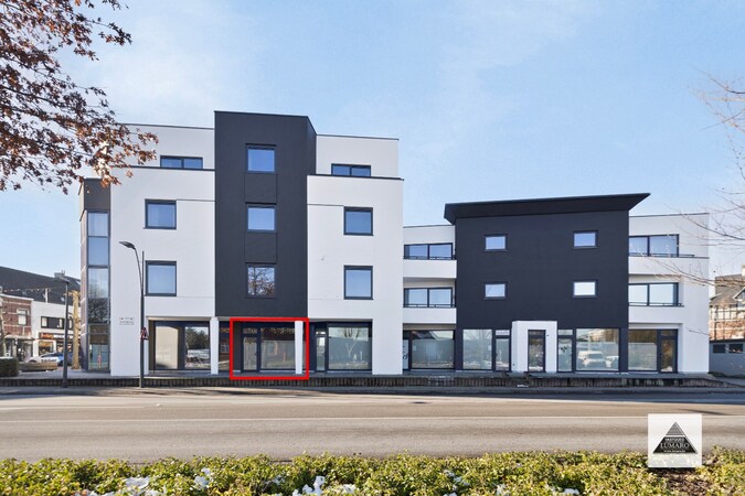 Te huur commerciële winkel - Maasmechelen