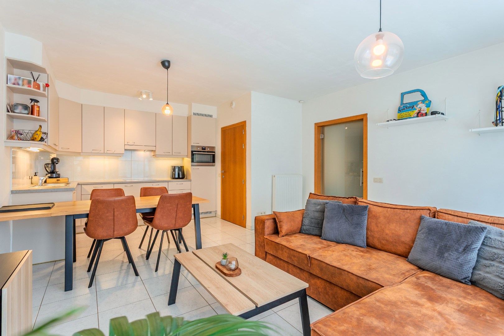 Energiezuinig glv-appartement (70m²) met tuin, berging en autostpl. te Halle 