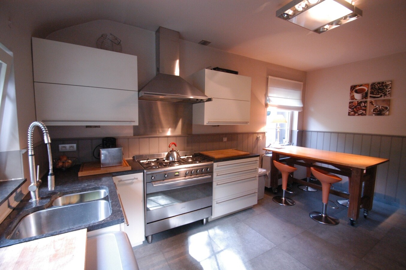 Smaakvol ingericht landhuis met stallen op ca. 1.600m² te Zandhoven 