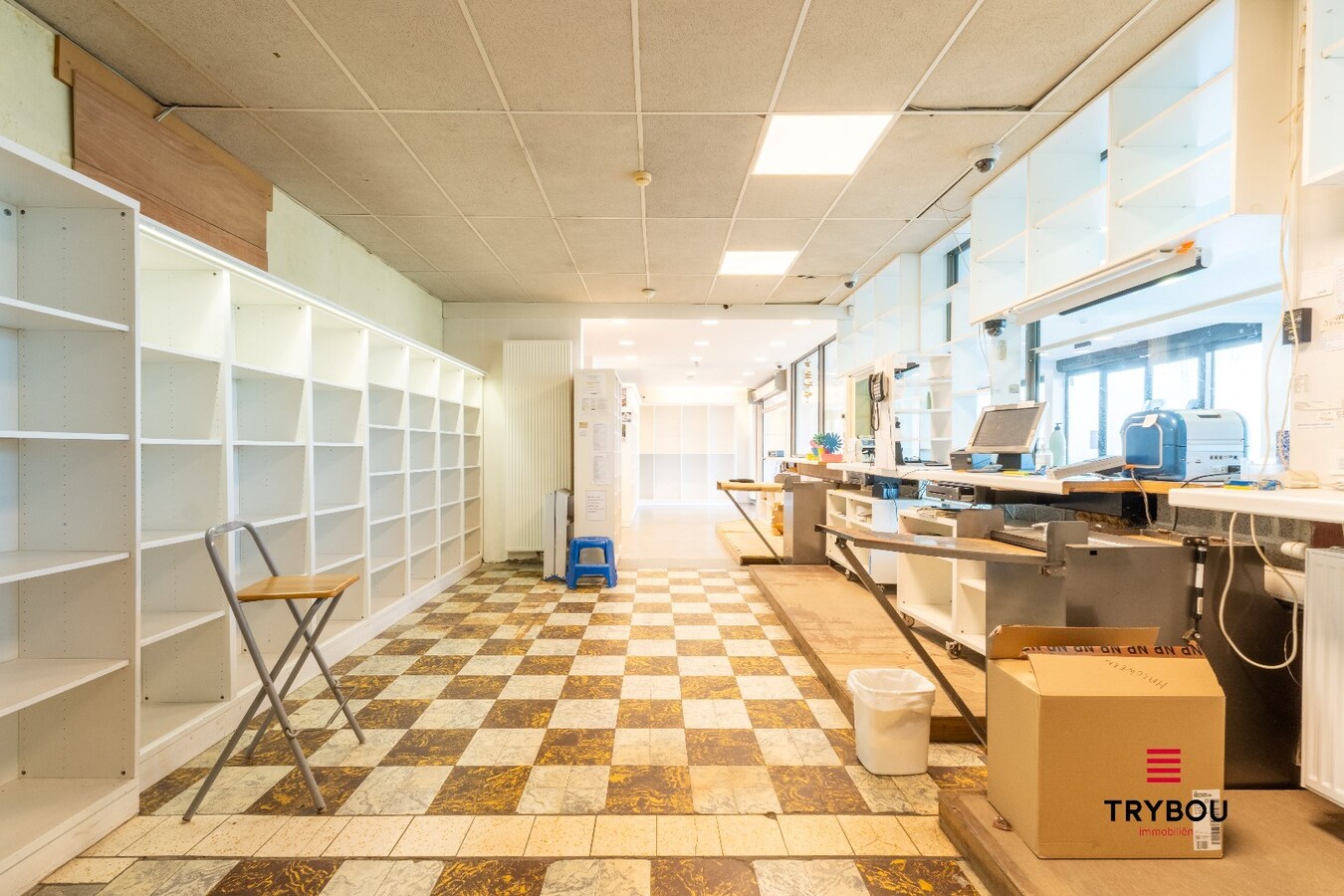 Commercieel pand met woonmogelijkheden op uitstekende ligging 