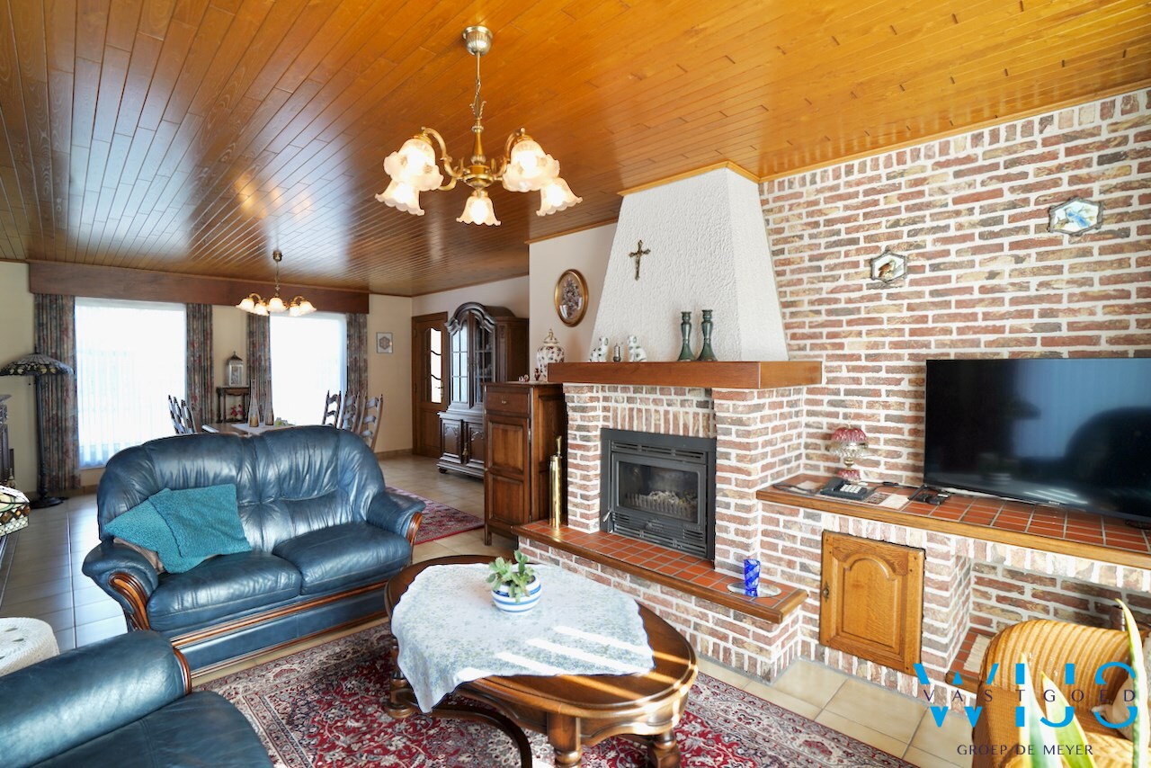 Ongelooflijk goed onderhouden bungalow te Bassevelde ! 