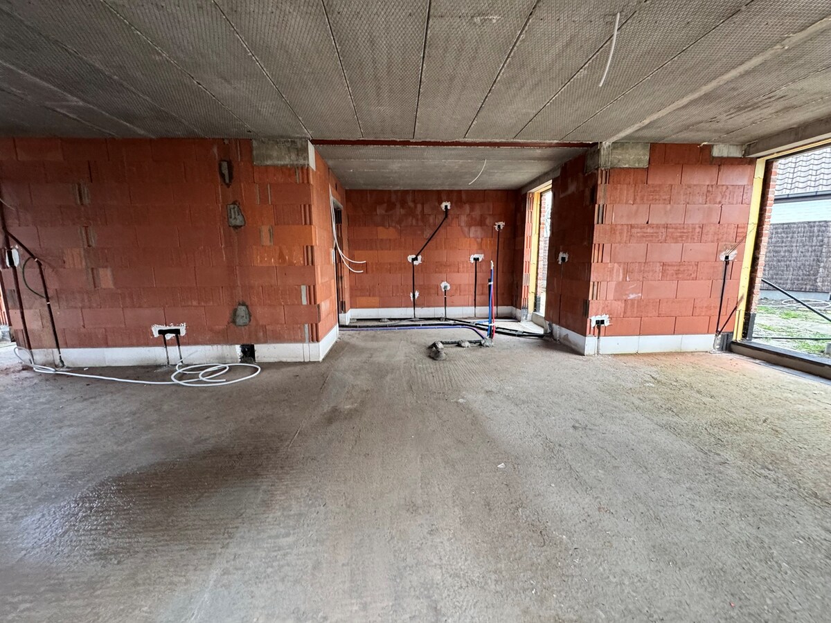 Alleenstaande nieuwbouwwoning met 4 slaapkamers en tuin te Koekelare 