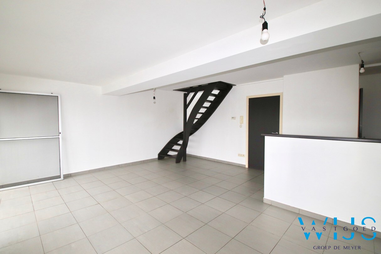 Ruim lichtrijk appartement met 4 slaapkamers te Eeklo ! 