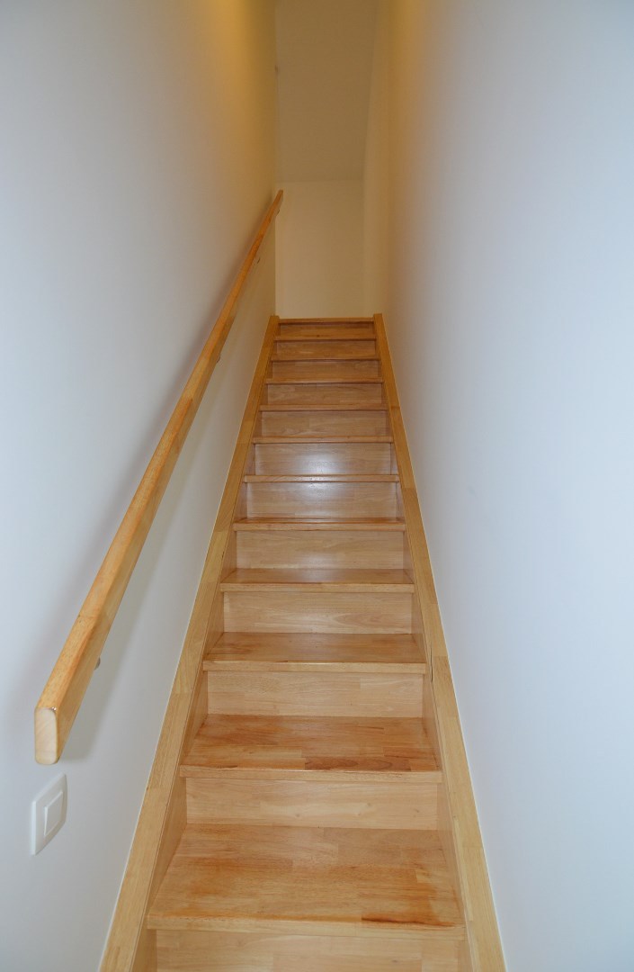 Moderne appartementswoning met 3 slpk, dubbele garage en terras. 