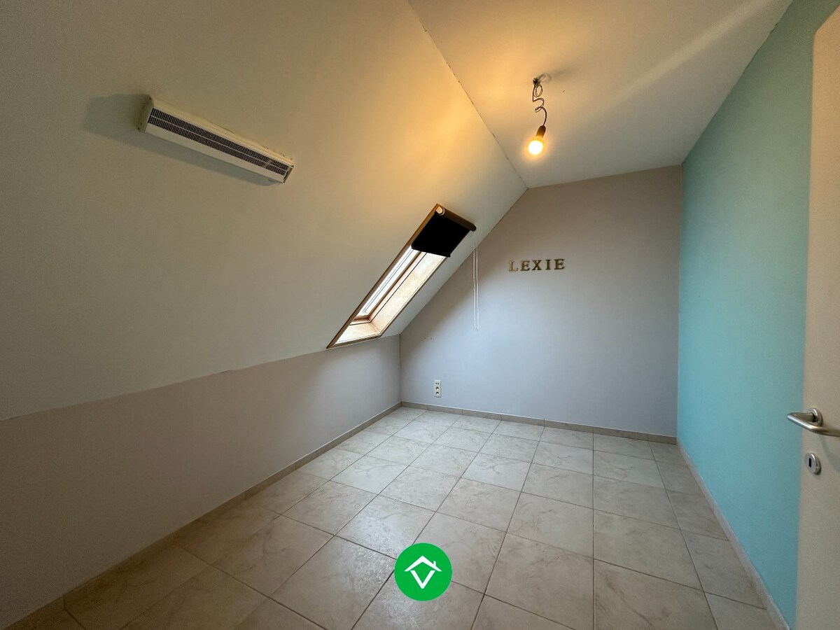 Appartement met 3 slaapkamers en garage te Eernegem 