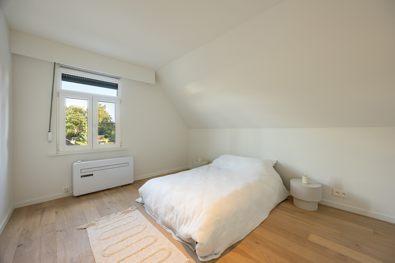 Gerenoveerde woning met 3 slpk en ruime tuin te Schilde! 