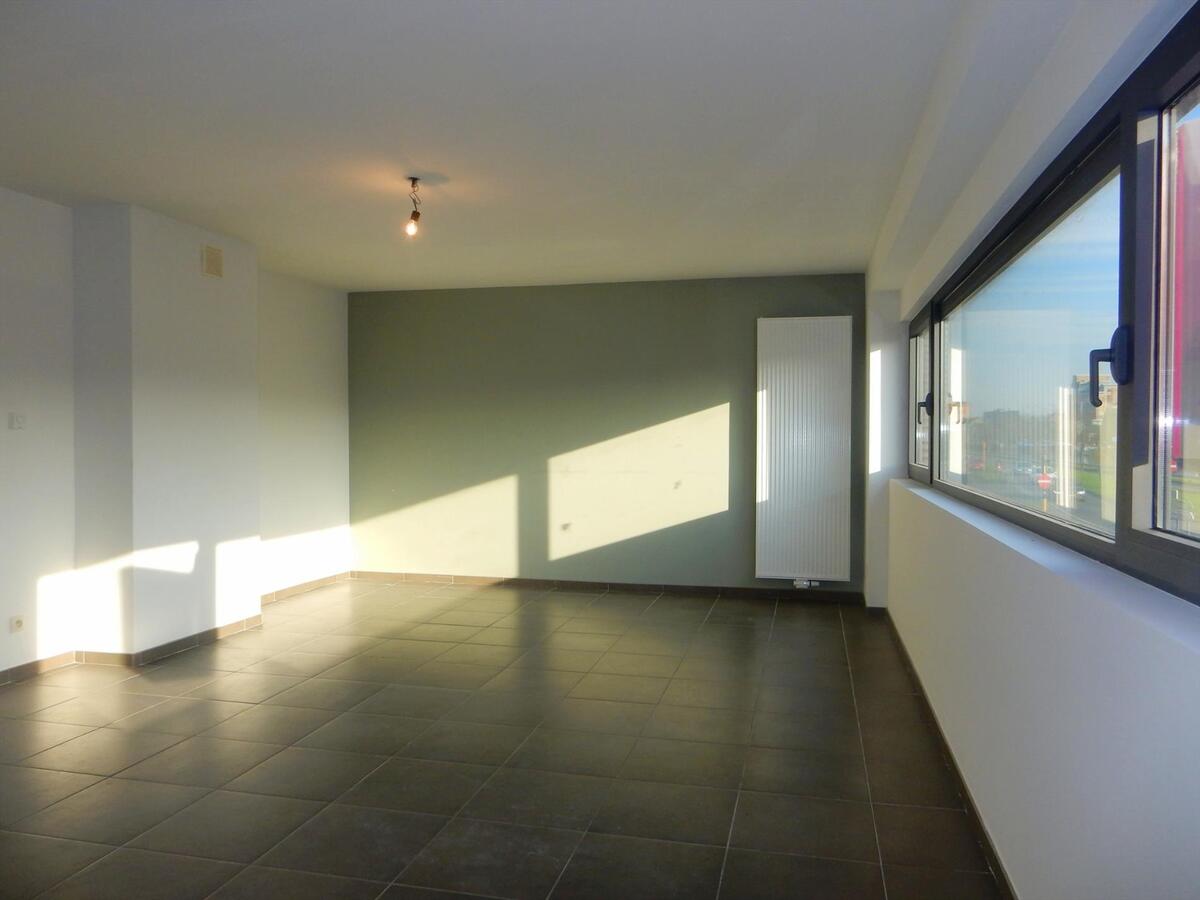 Vernieuwd appartement met 2 slaapkamers 