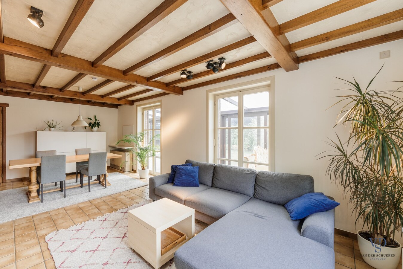 Bijzonder ruime (295m²) gezinswoning in Asper 