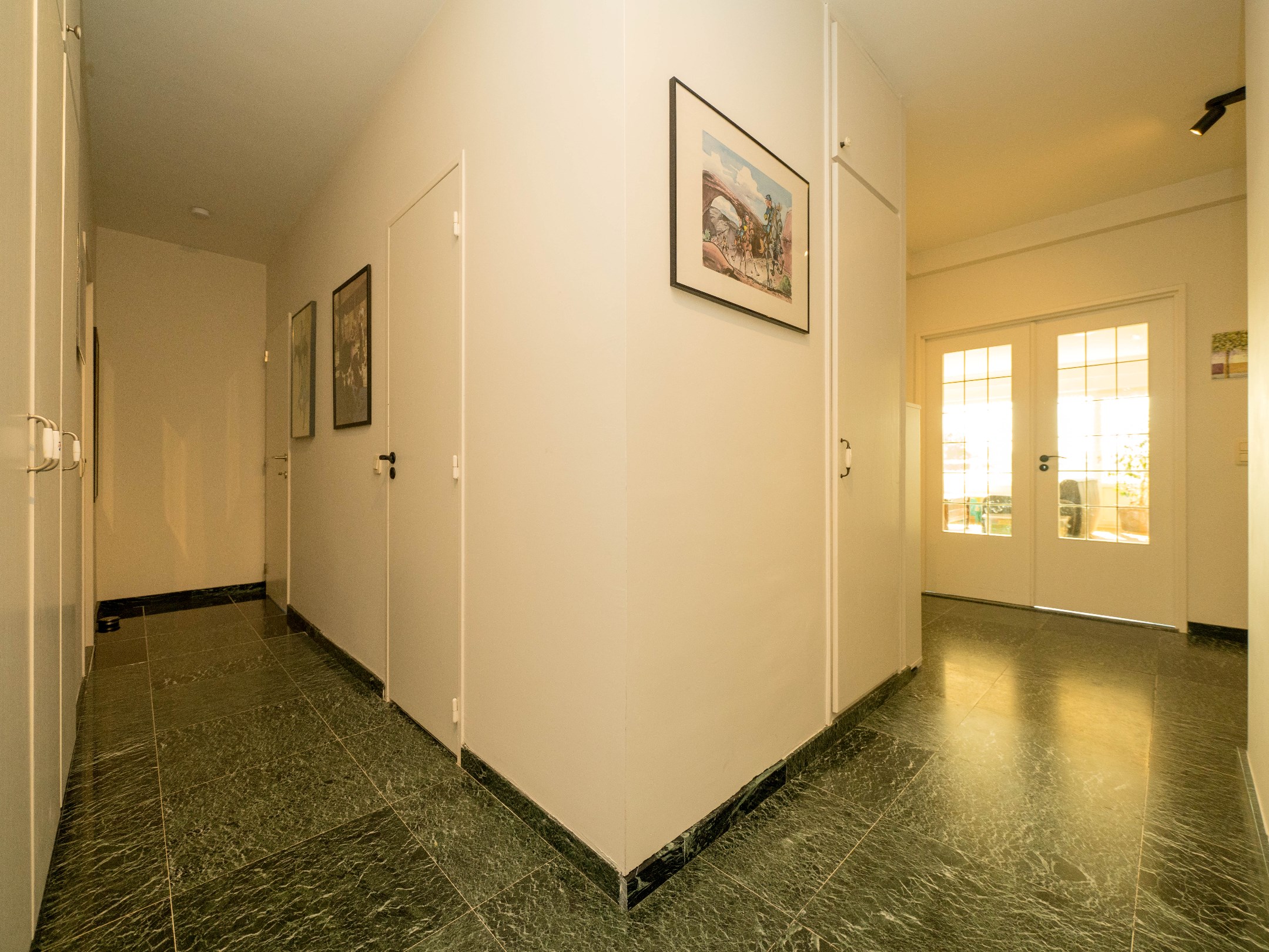 Prachtig appartement met 4 kamers, 2 bdk en 3 terrassen 