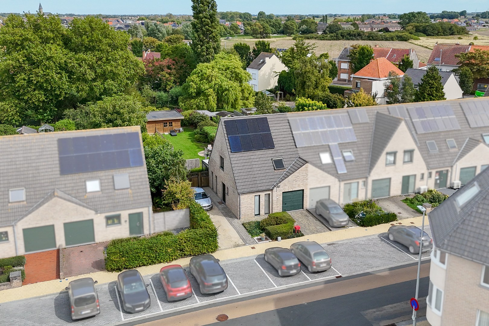 Ruime halfopen bebouwing vlak bij de Spuikom (Bredene) 