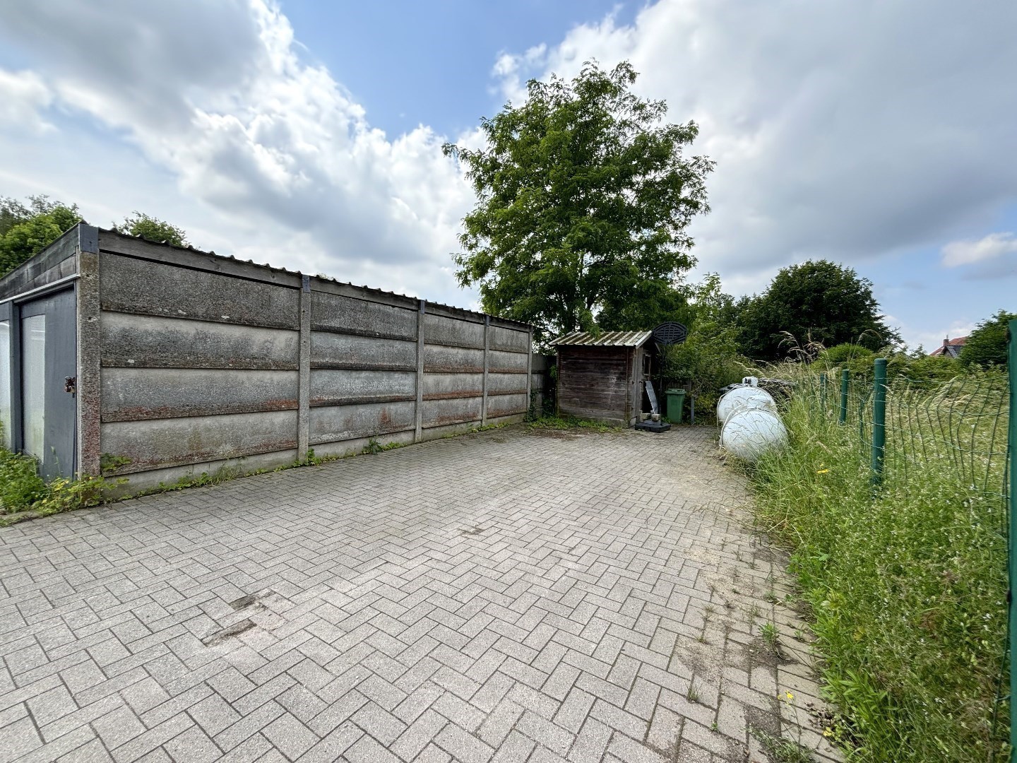 Frituur met volledige inboedel en bovengelegen appartement in Leopoldsburg 