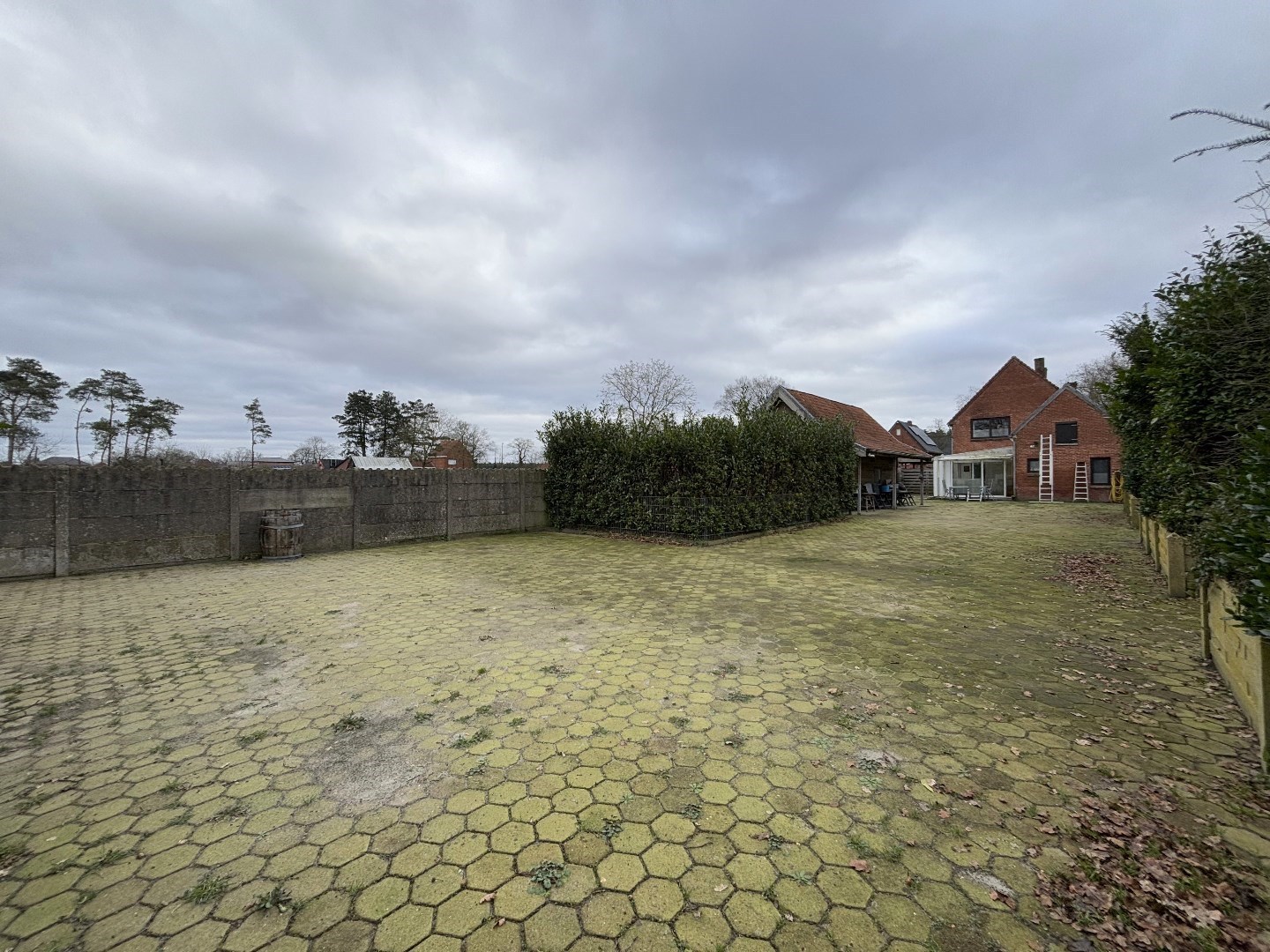 Te renoveren gezinswoning met 3 slpk. nabij Lommel-Kerkhoven 