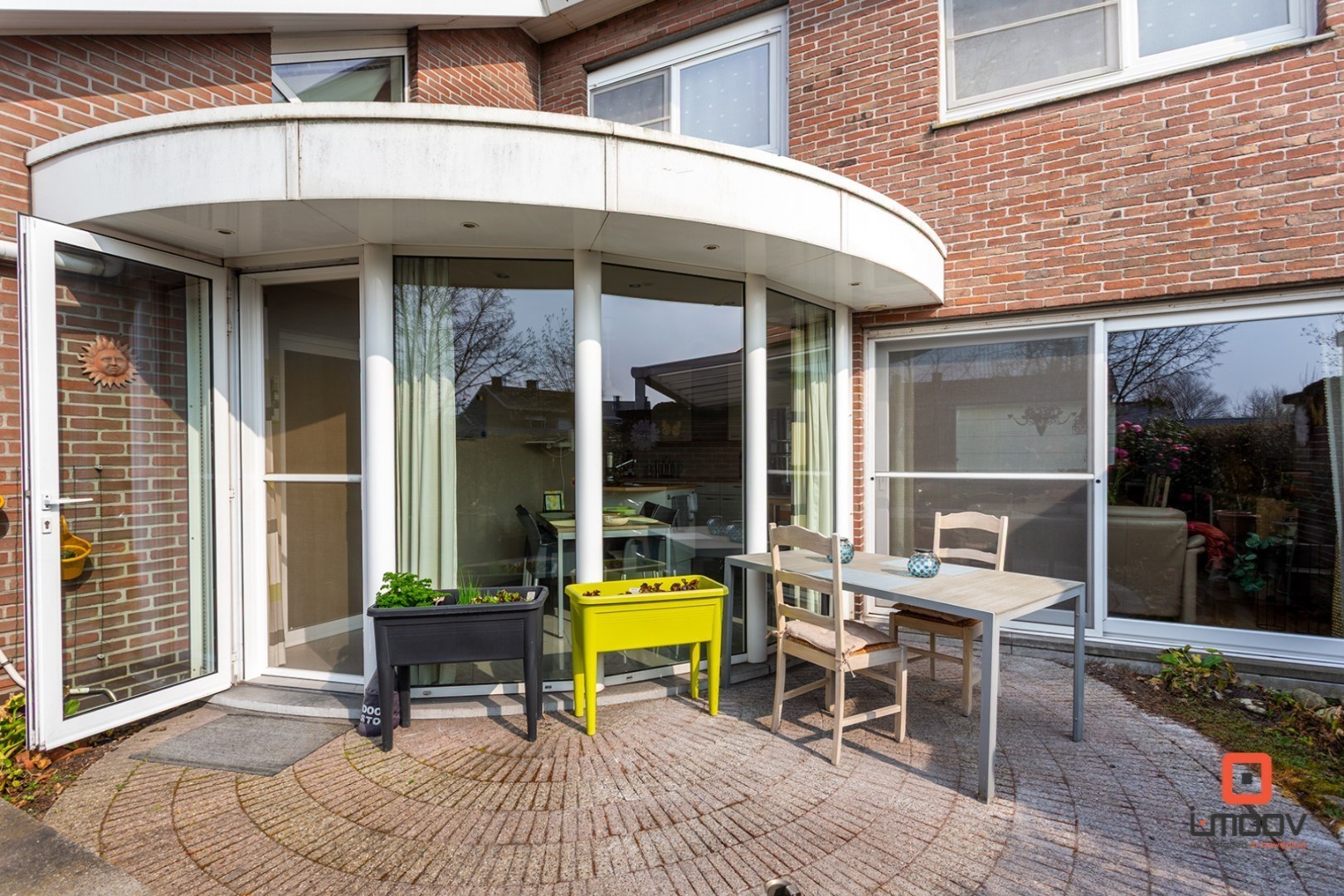 Instapklare, lichtrijke en ruime gezinswoning met 4 slaapkamers en grote tuin! 