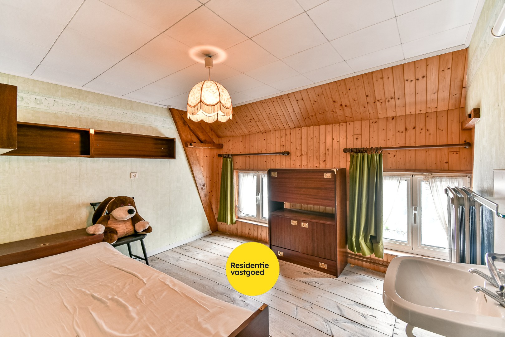 Te renoveren open bebouwing op ruim perceel van 1.300 m² met tal van mogelijkheden 