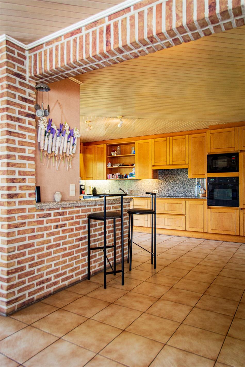 Open bebouwing met  4 (mogelijk 6) slpks  op 1.195 m²  rustig gelegen te Adegem 