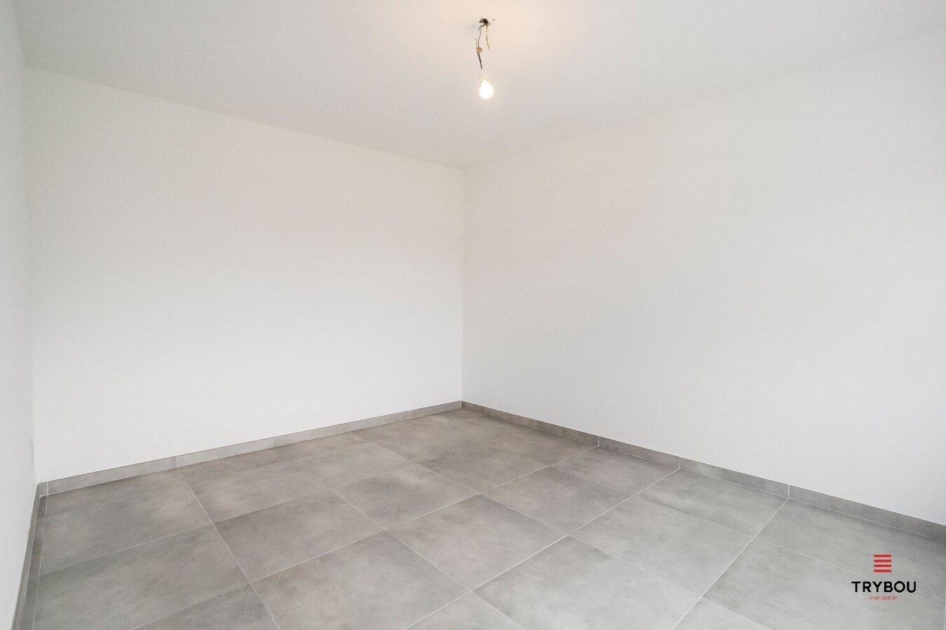 Gerenoveerde alleenstaande woning met 3 slaapkamers op perceel van 562m² 