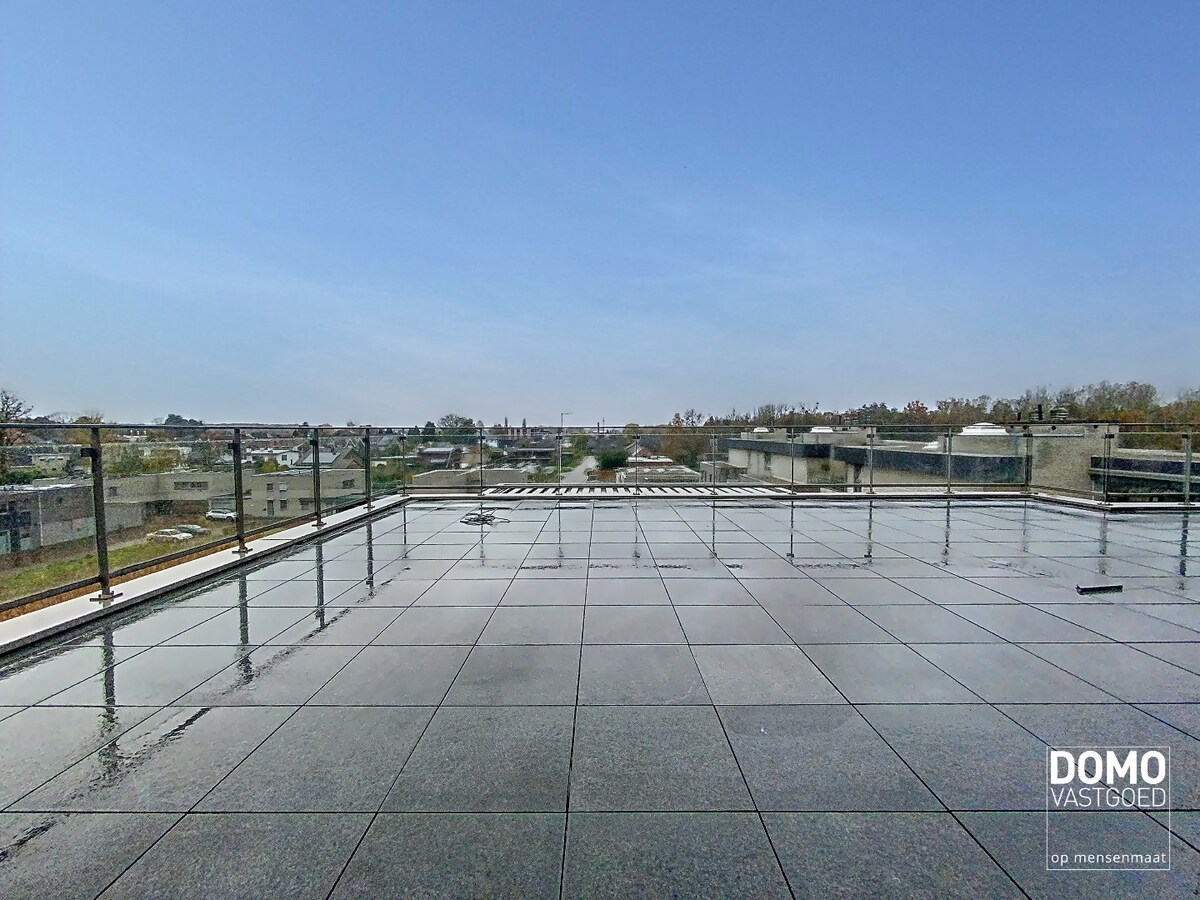 Ruime penthouse in Kermt met terras, lift, 3 slaapkamers en ruim terras 