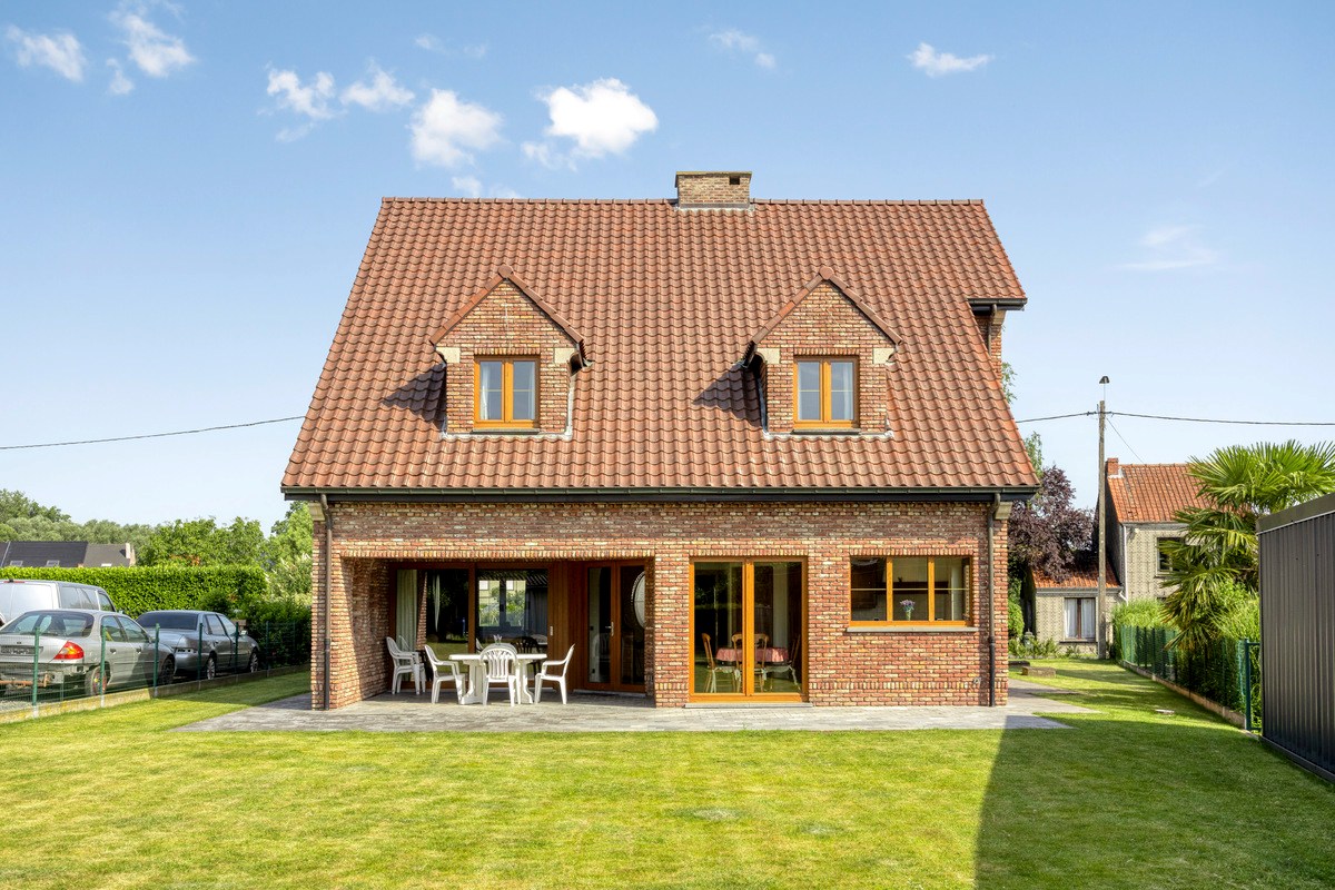Vrijstaande woning met 3 slaapkamers en tuin. 