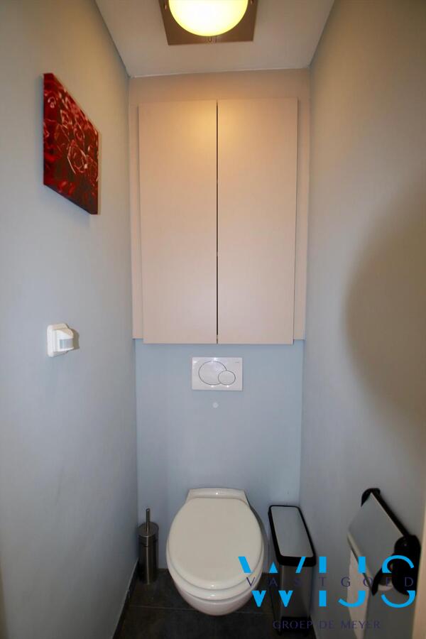 Instapklaar karaktervol woonhuis op een TOPlocatie in Eeklo ! 