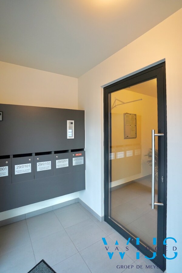 Prachtig lichtrijk appartement in het CENTRUM van ERTVELDE ! 