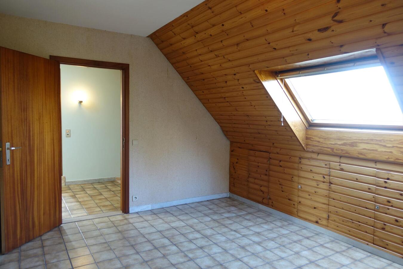 Rustig gelegen villa met garage 