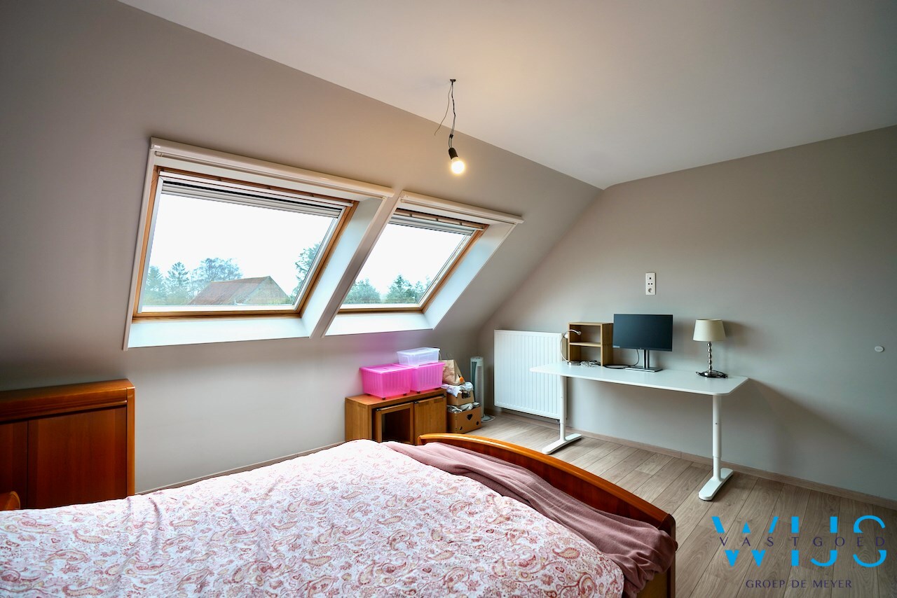 INSTAPKLAAR woonhuis met ZUIDgerichte tuin te Boekhoute ! 