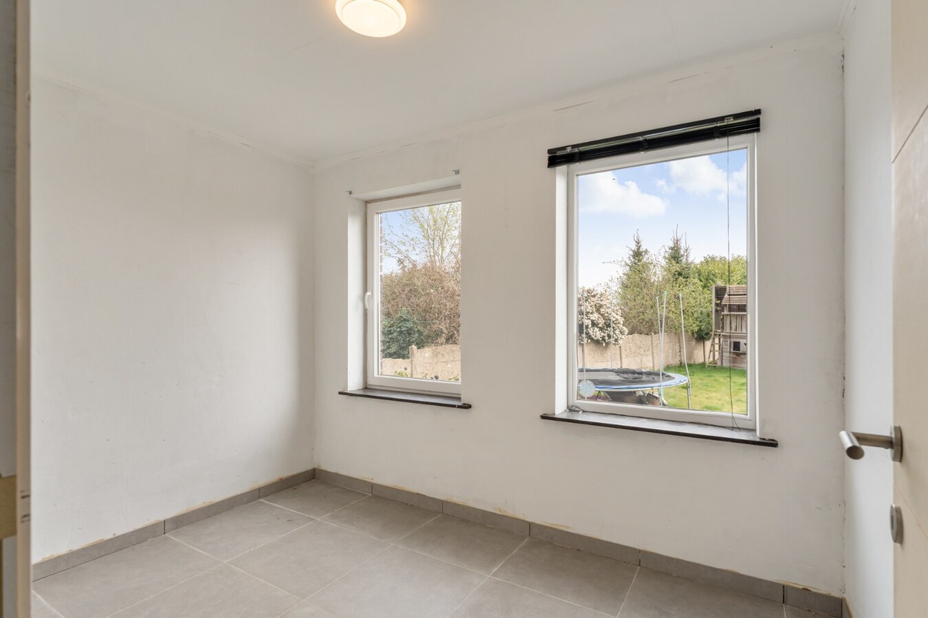 Een vrijstaande gezinswoning met 3 slaapkamers op perceel van 5a33ca 