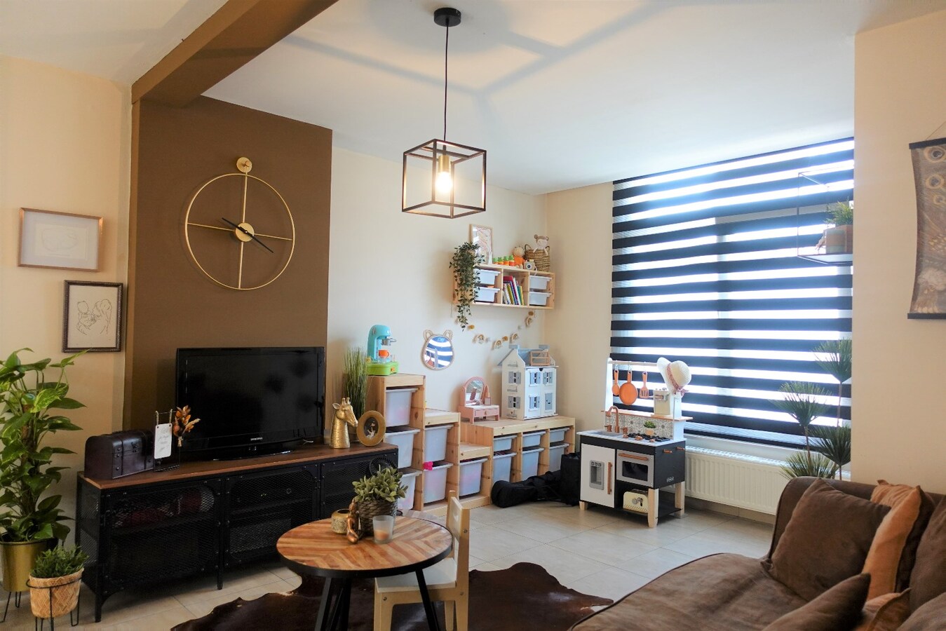 Gerenoveerde (deels) rijwoning met 2 slaapkamers 