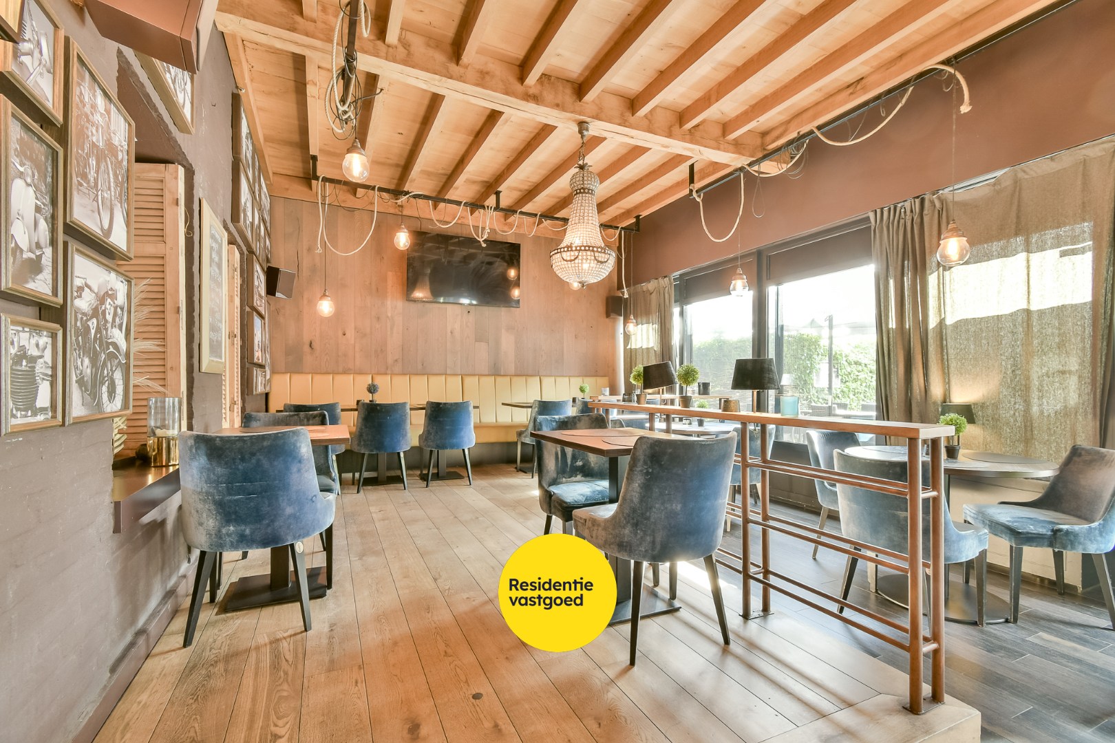 Multifunctionele eigendom met appartementen en handelszaken! 