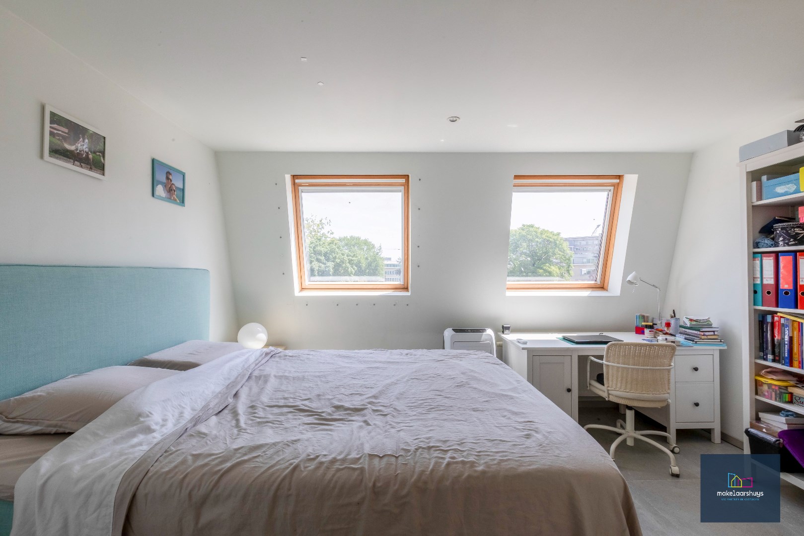 Eigendom met handelsgelijkvloers en duplexappartement 