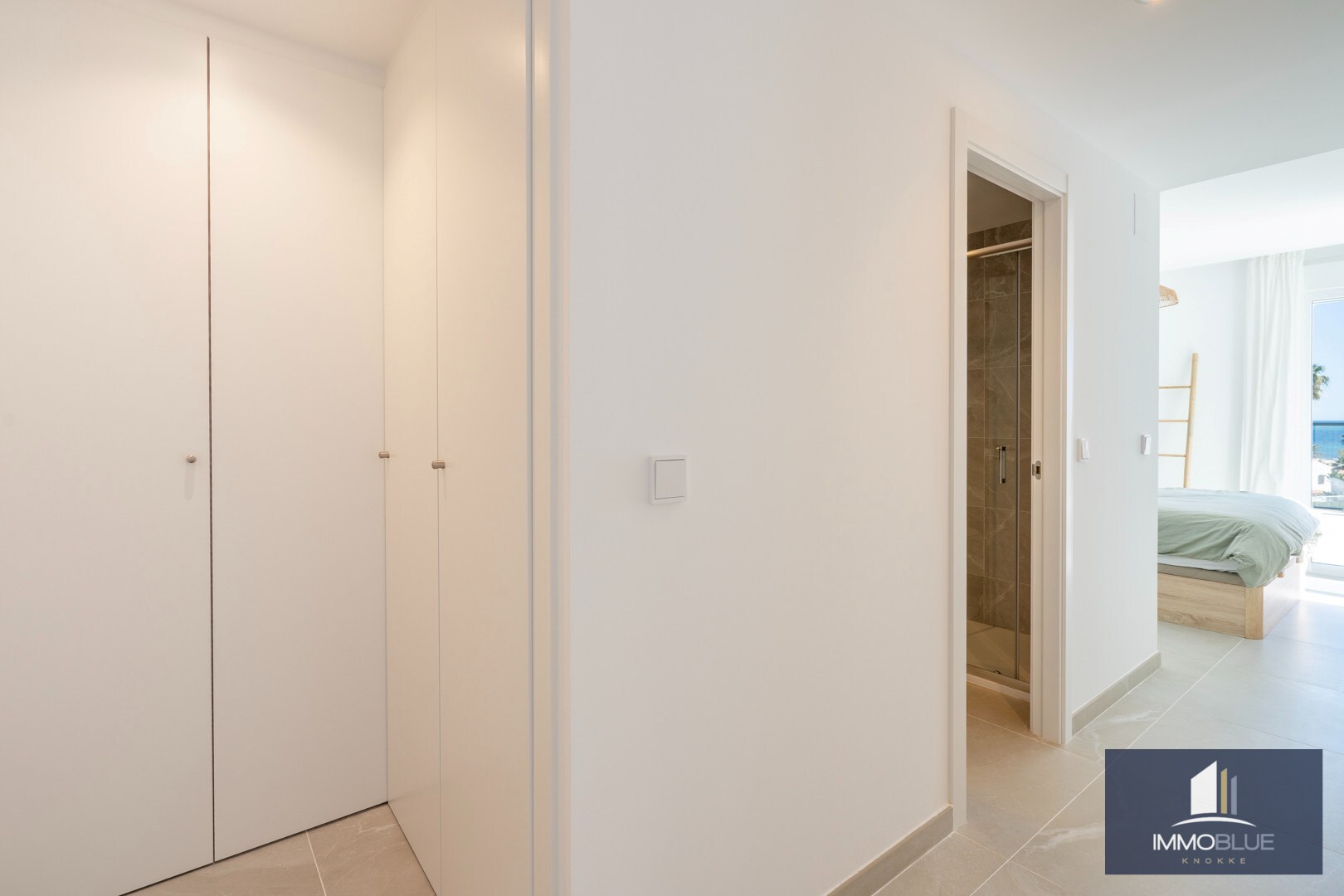 penthouse de luxe avec vue panoramique sur la mer et terrasses très spacieuses 